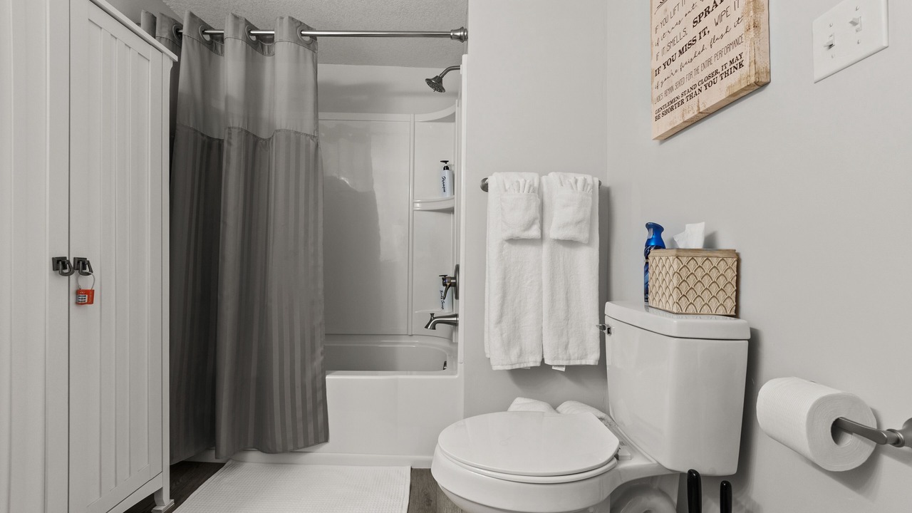 Photo of Bathroom in Buckeye Lake