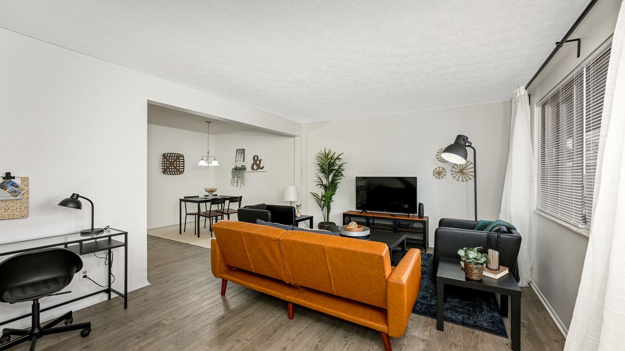 Photo of Livingroom in Northwest Akron