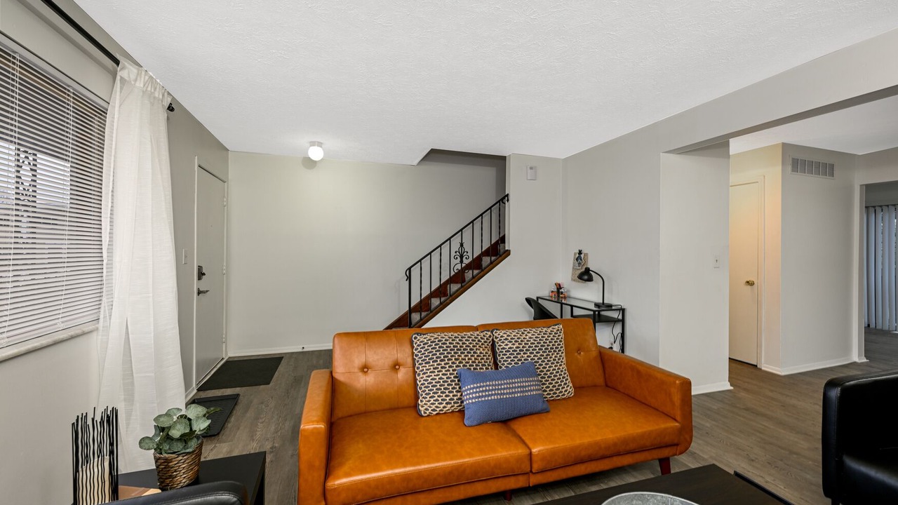 Photo of Livingroom in Northwest Akron