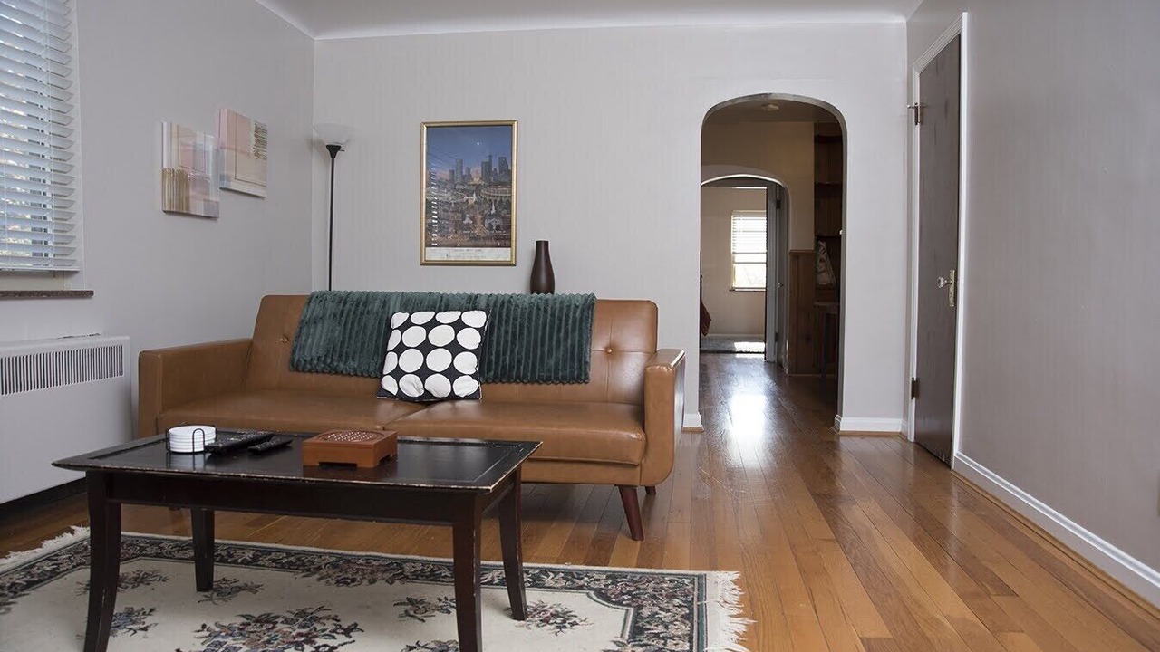 Photo of Bedroom in Roselawn Finance