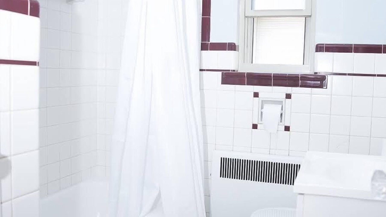 Photo of Bathroom in Roselawn Finance