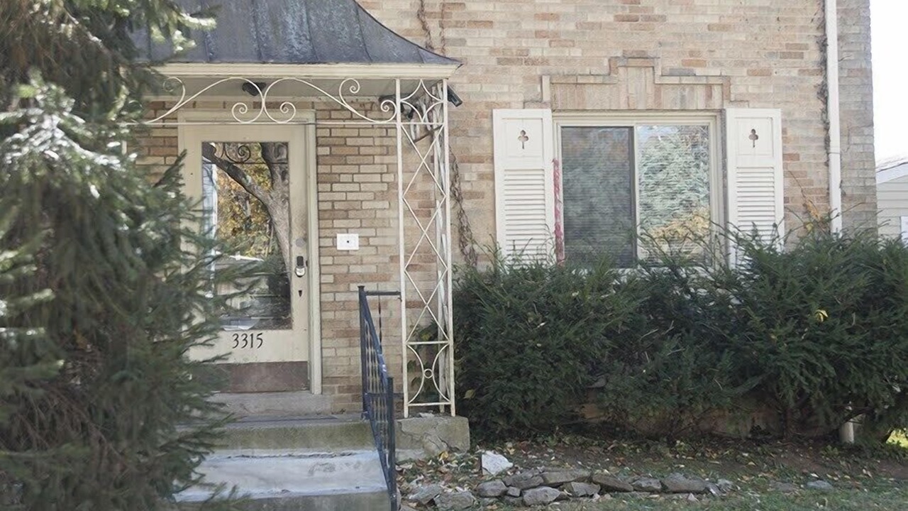 Photo of Outdoor in Roselawn Finance