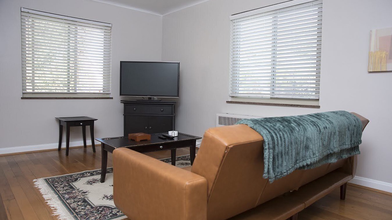 Photo of Livingroom in Roselawn Finance