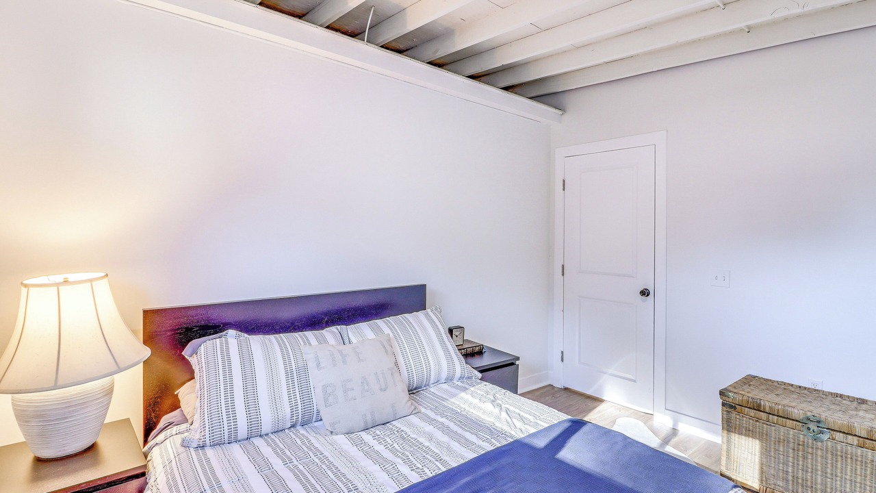 Photo of Bedroom in Summit Station