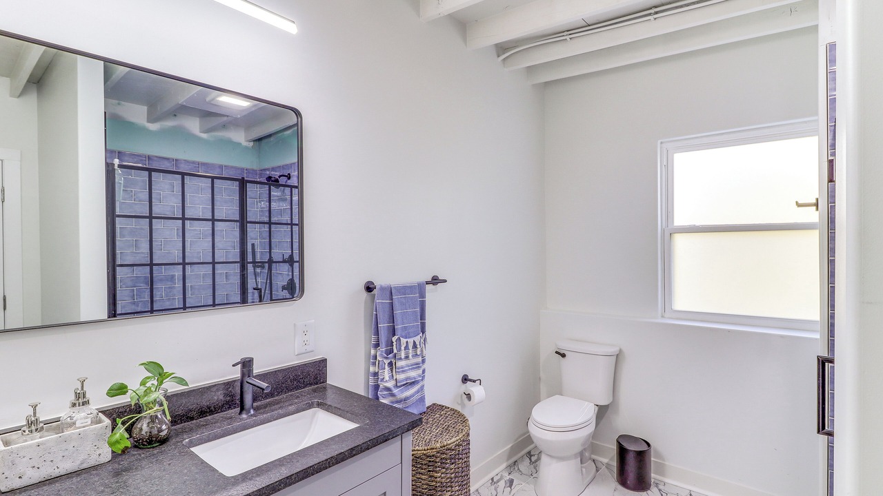 Photo of Bathroom in Summit Station