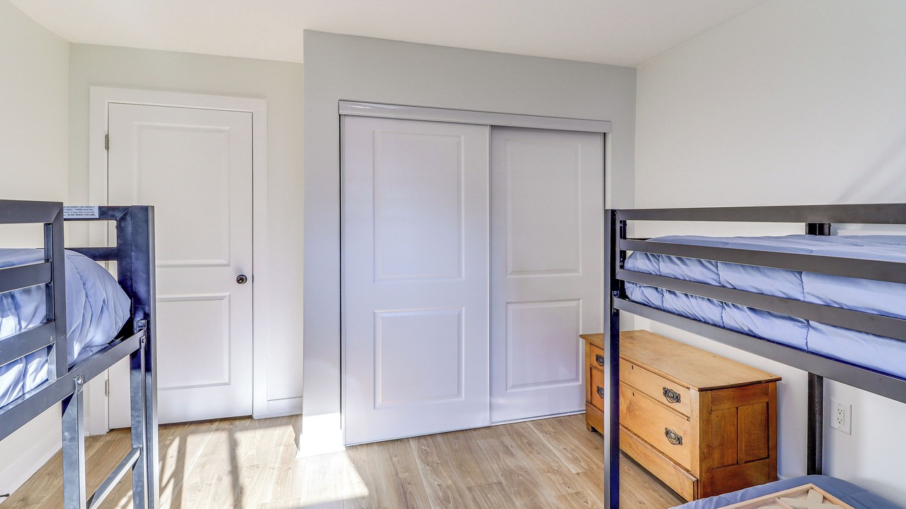 Photo of Bedroom in Summit Station