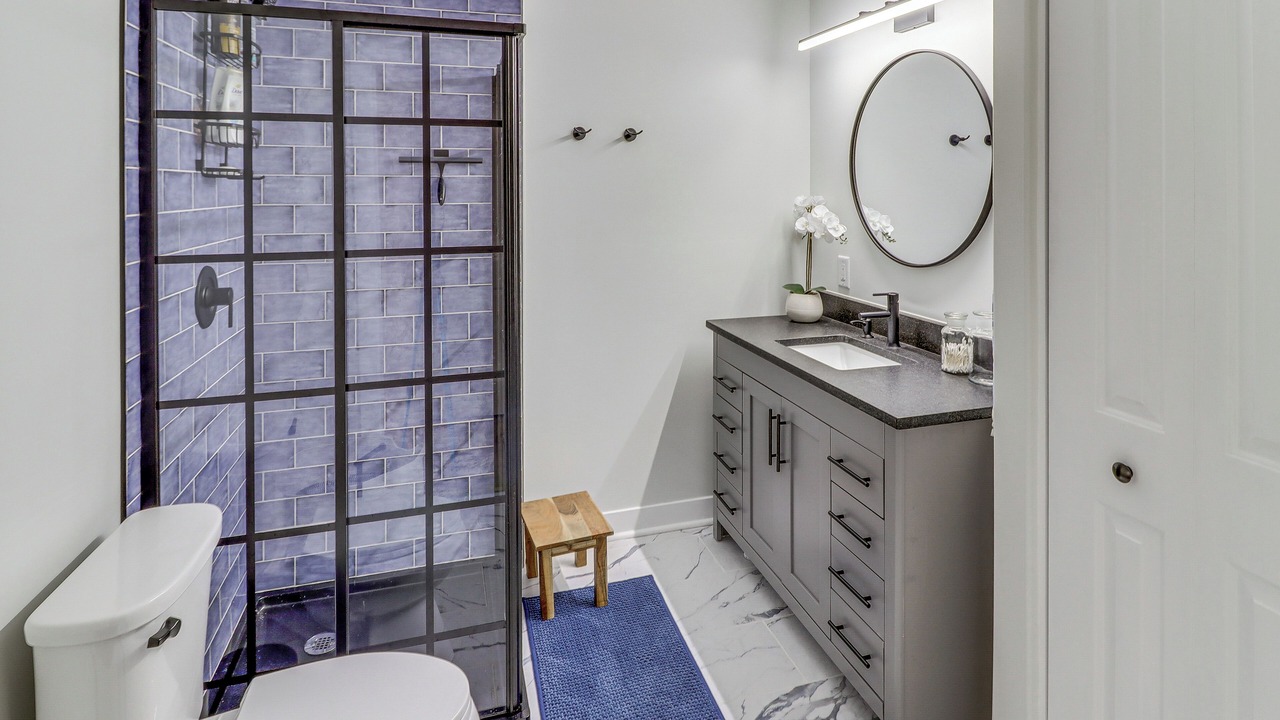 Photo of Bathroom in Summit Station