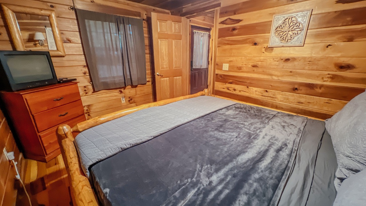 Photo of Bedroom in Laurelville