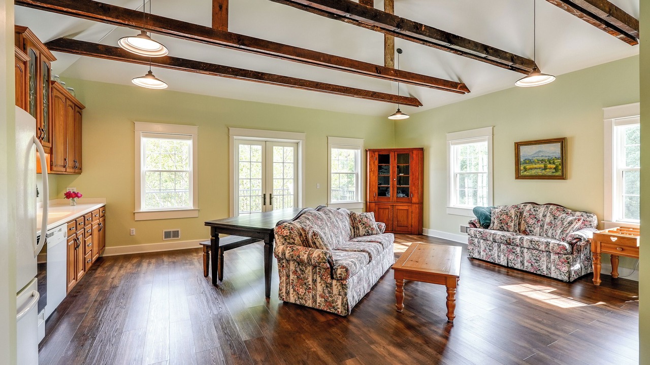 Photo of Livingroom in Peninsula
