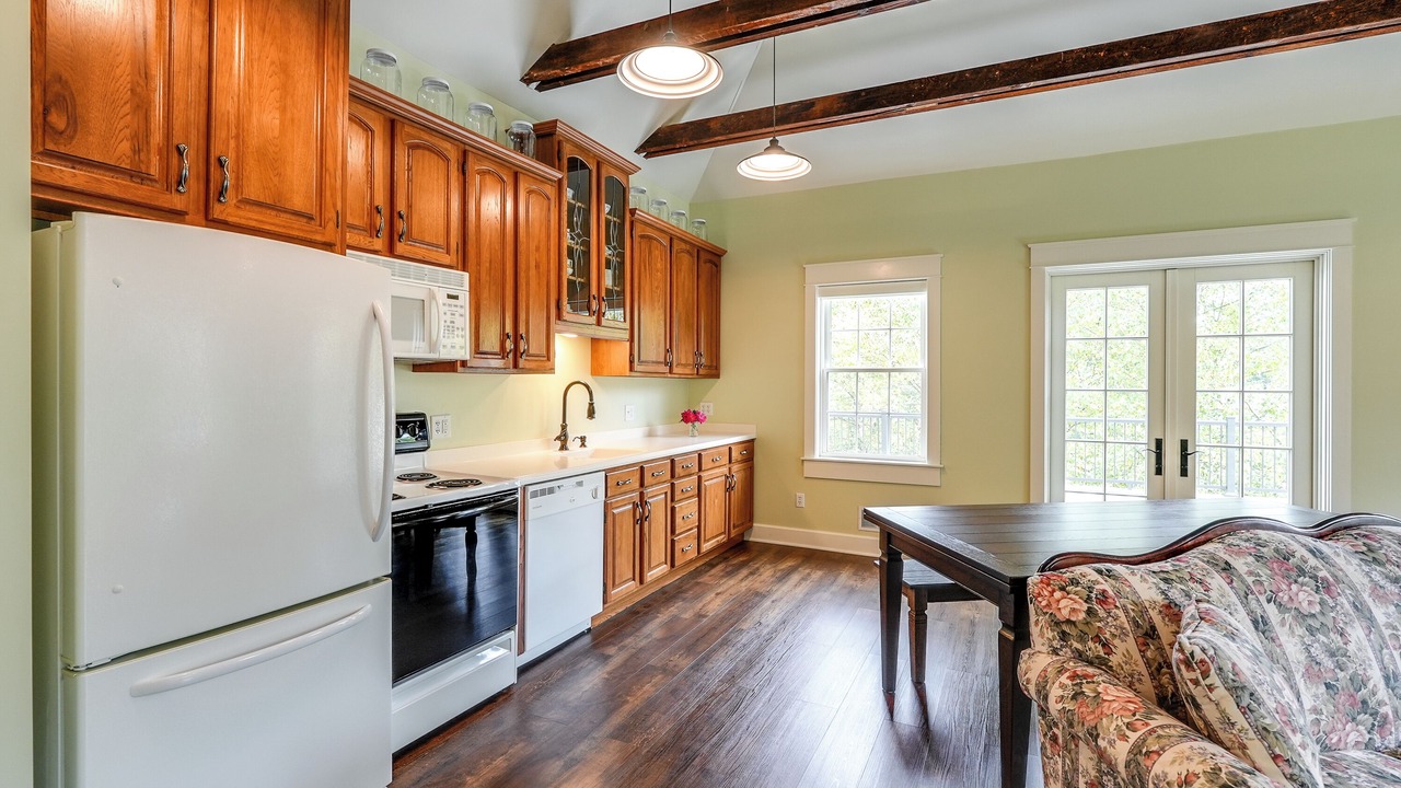 Photo of Kitchen in Peninsula