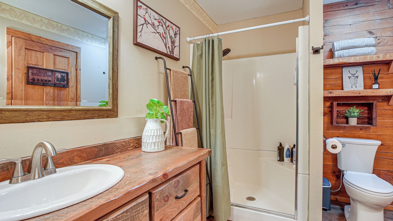 Photo of Bathroom in White Cottage