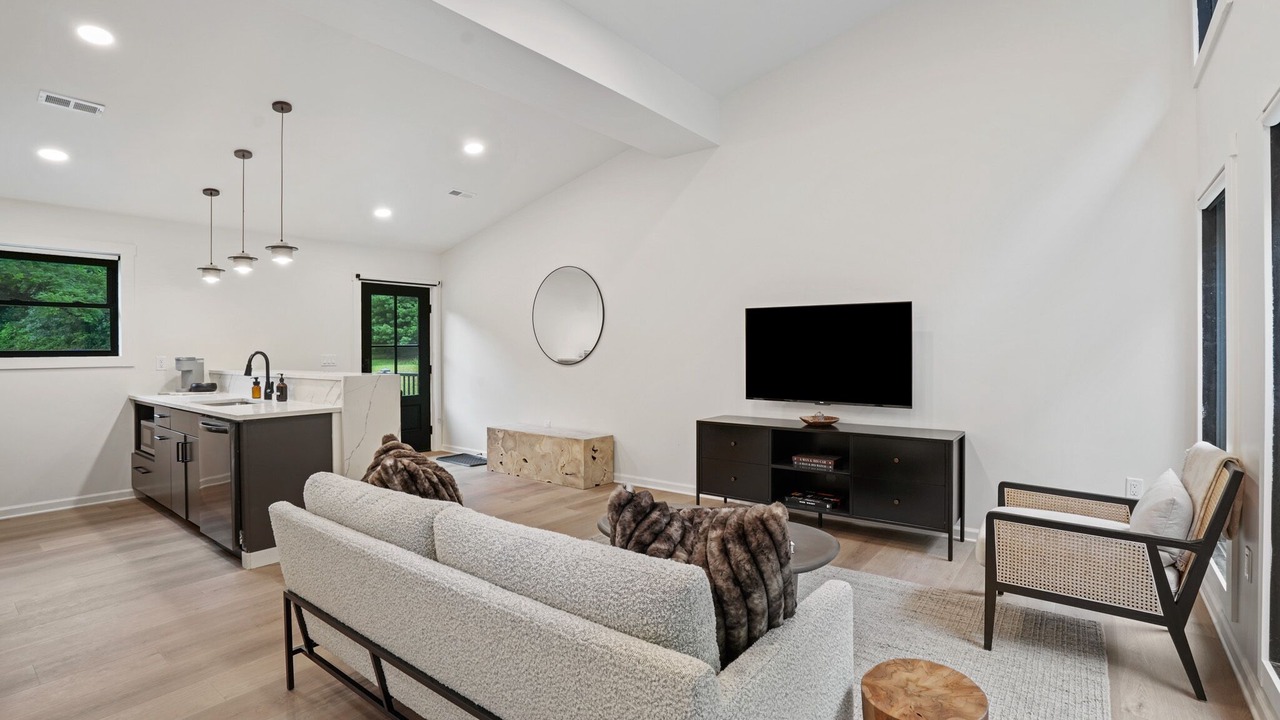 Photo of Livingroom in McArthur