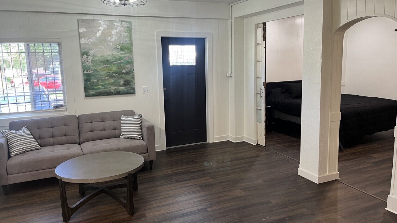 Photo of Livingroom in Newark