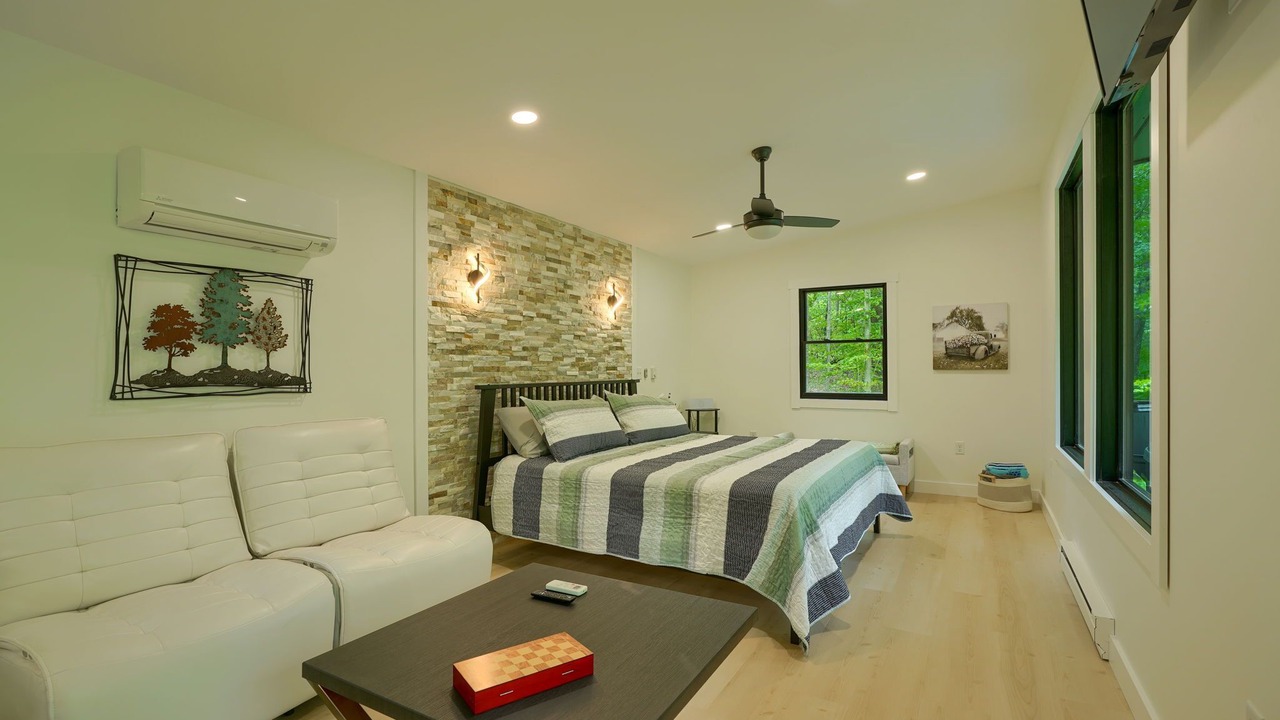 Photo of Bedroom in Sugar Grove
