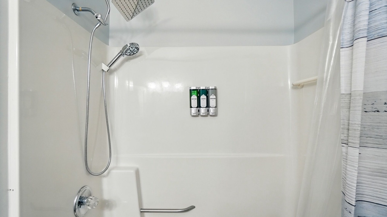 Photo of Bathroom in Oak Harbor