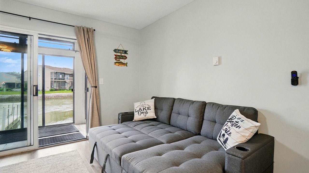 Photo of Livingroom in Oak Harbor