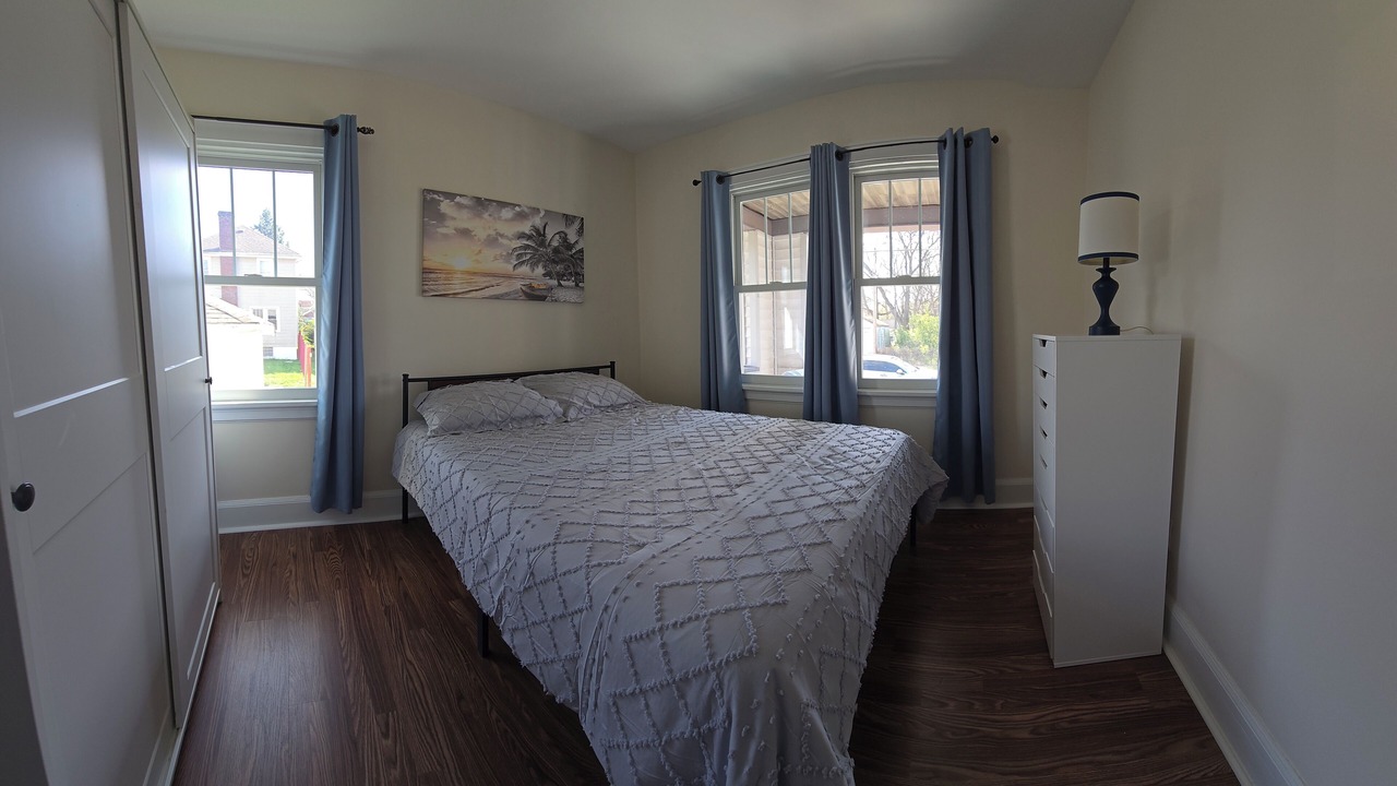 Photo of Bedroom in Roselawn Finance