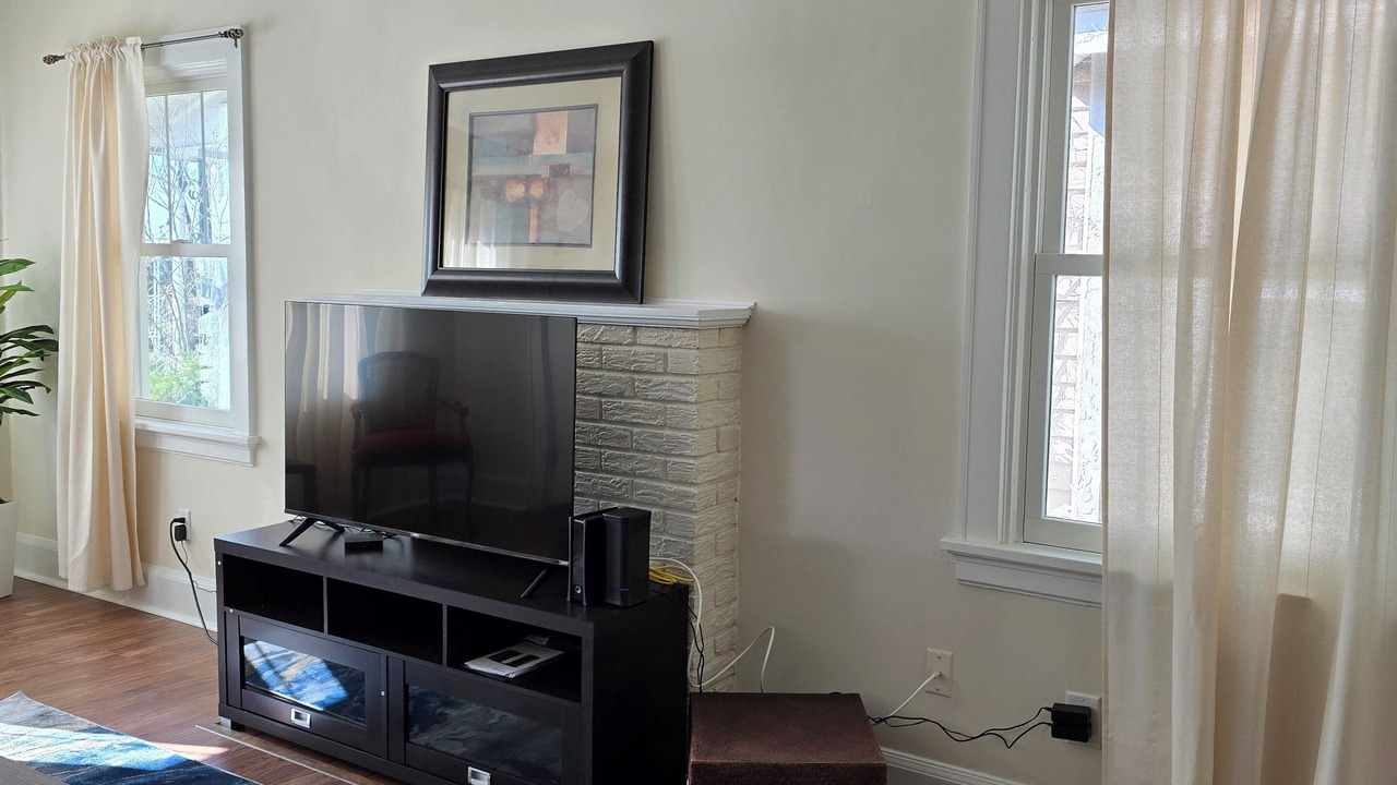 Photo of Livingroom in Roselawn Finance