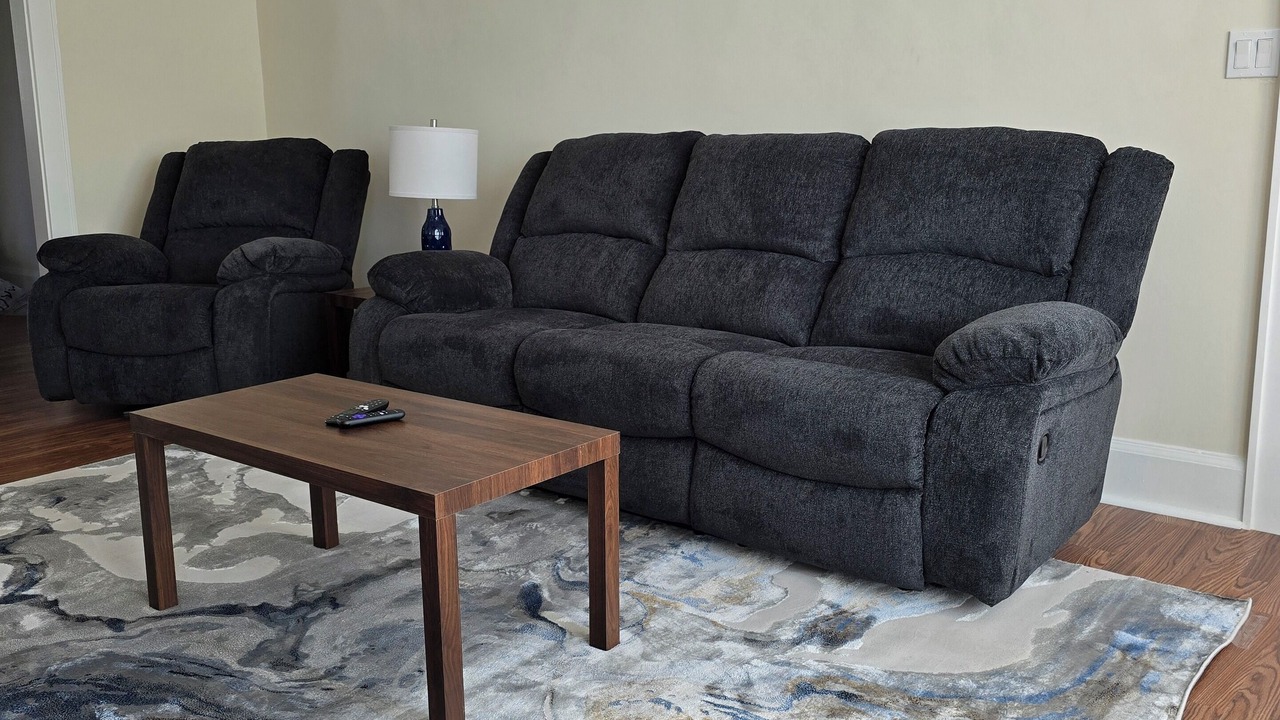 Photo of Livingroom in Roselawn Finance
