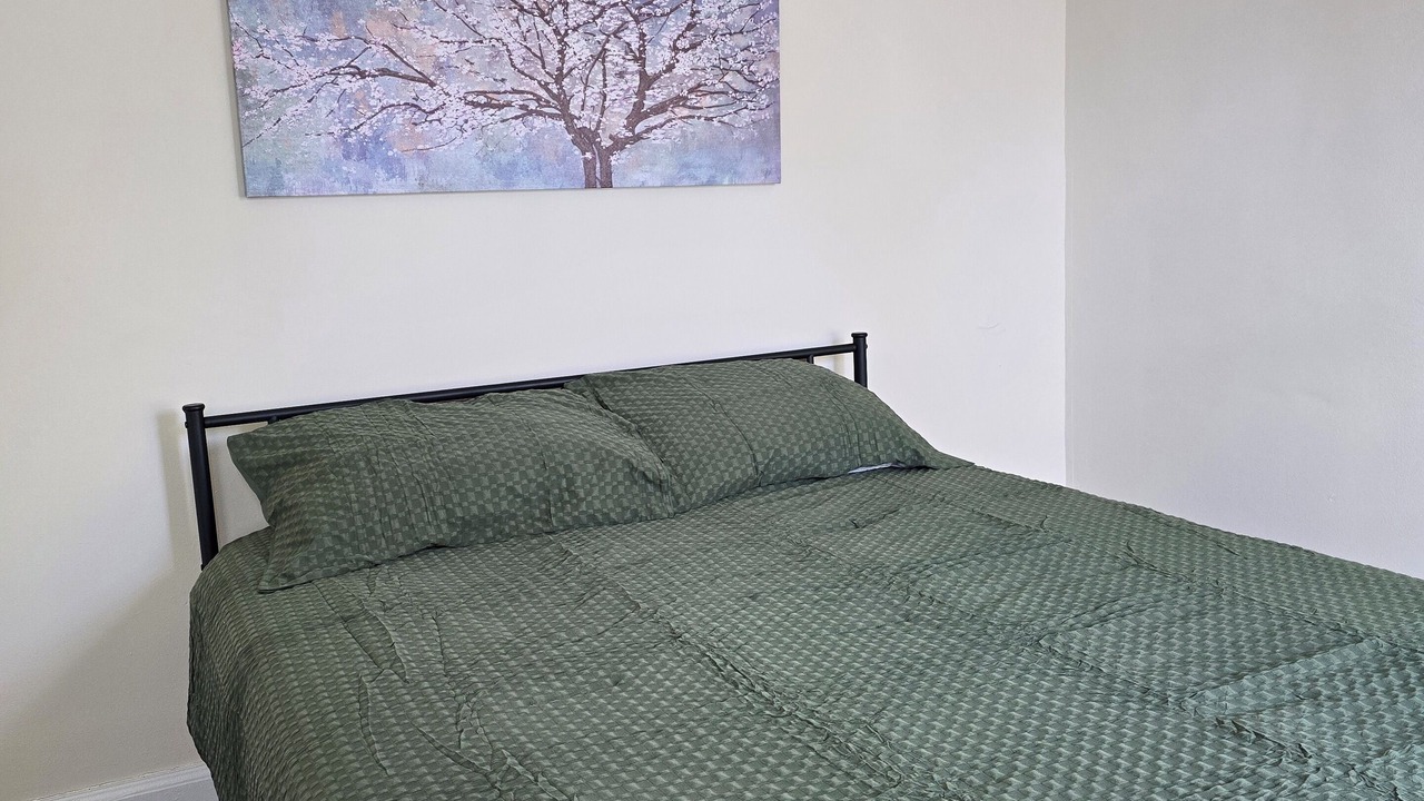 Photo of Bedroom in Roselawn Finance
