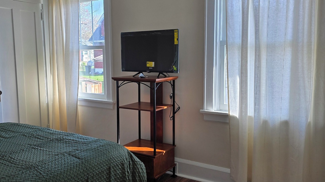 Photo of Bedroom in Roselawn Finance