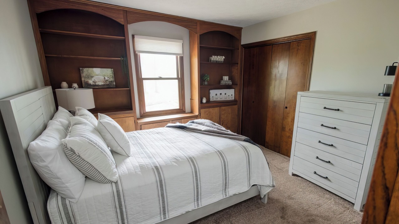 Photo of Bedroom in North Lawrence