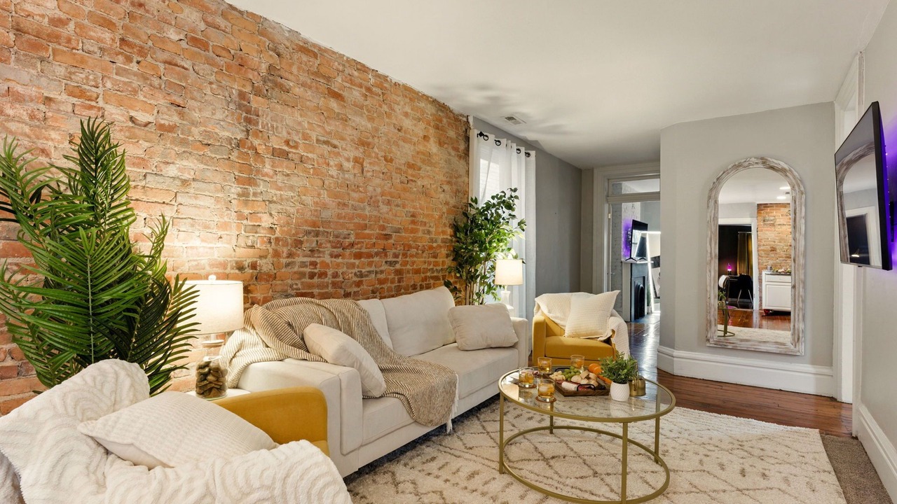 Photo of Livingroom in Victorian Village