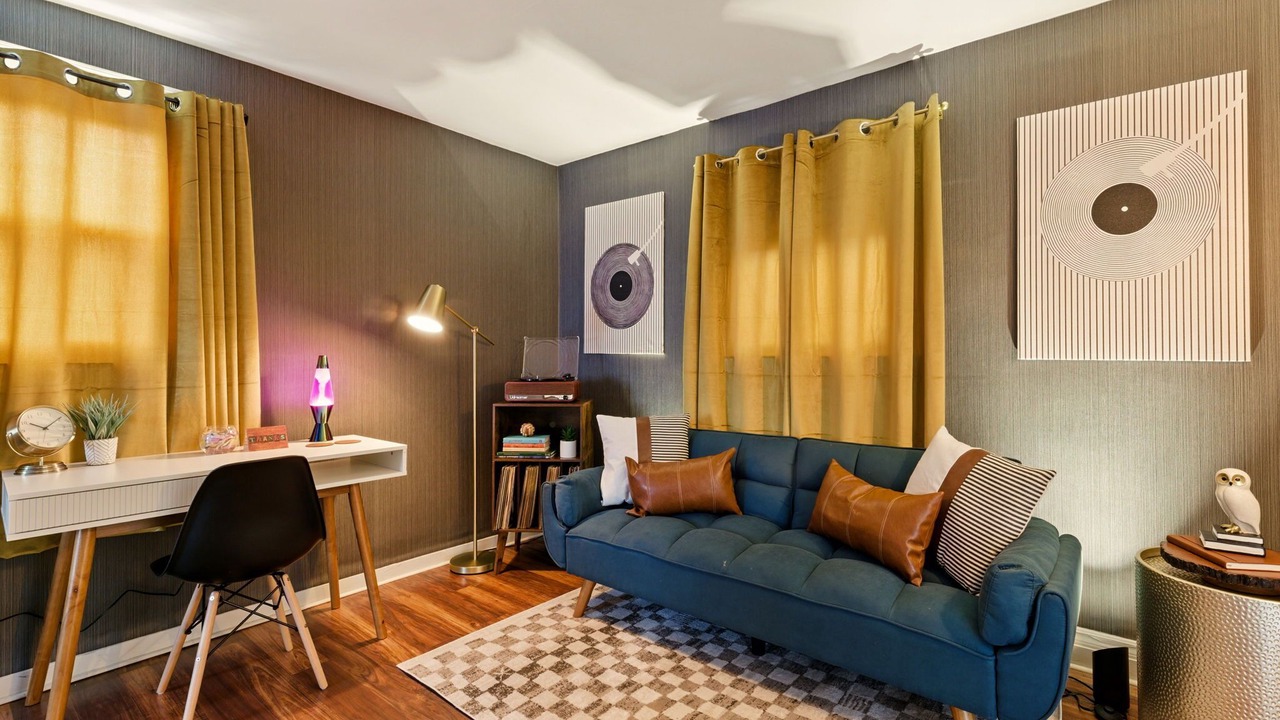 Photo of Livingroom in Victorian Village