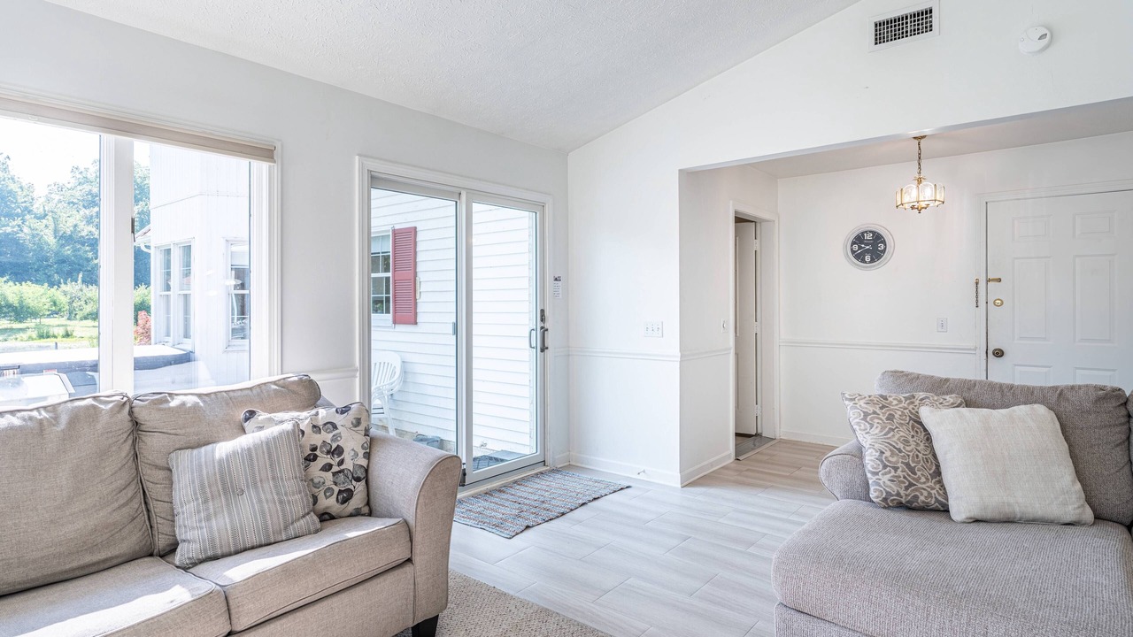 Photo of Livingroom in Orrville
