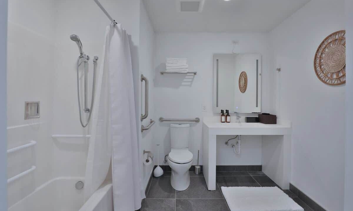 Photo of Bathroom in Downtown Columbus