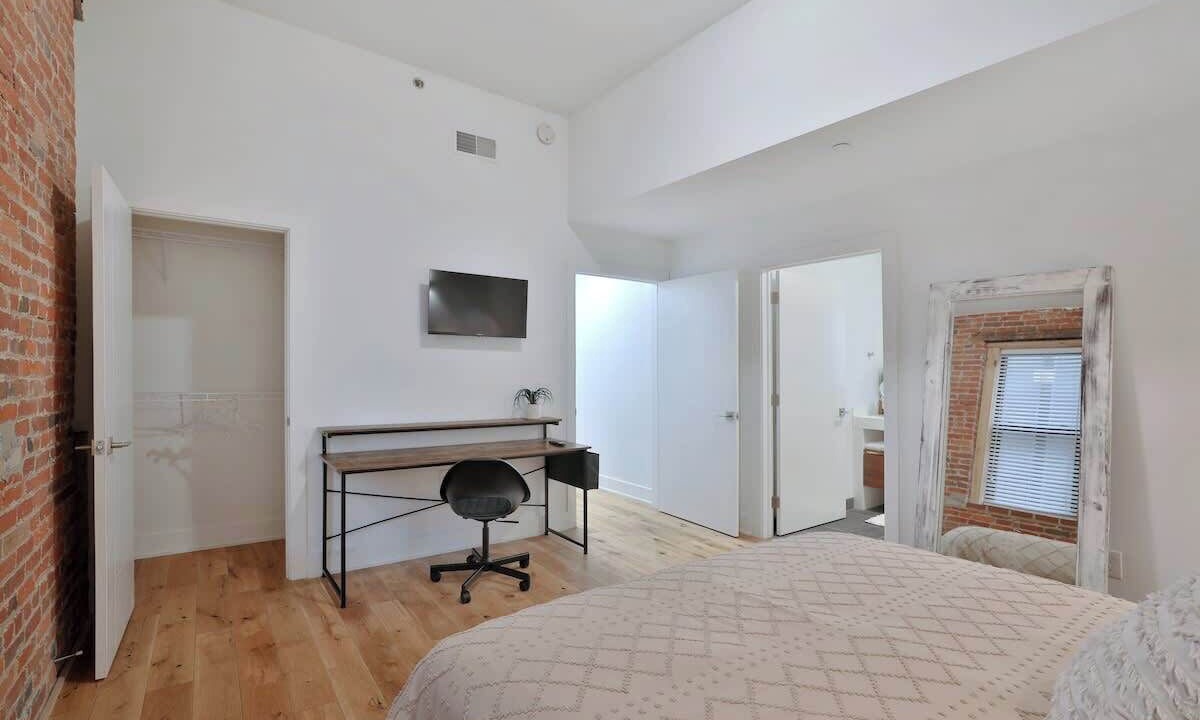 Photo of Bedroom in Downtown Columbus