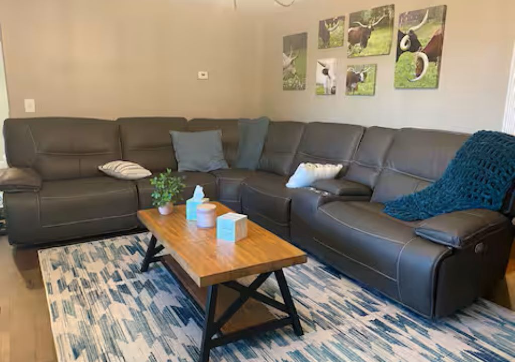 Photo of Livingroom in Burbank