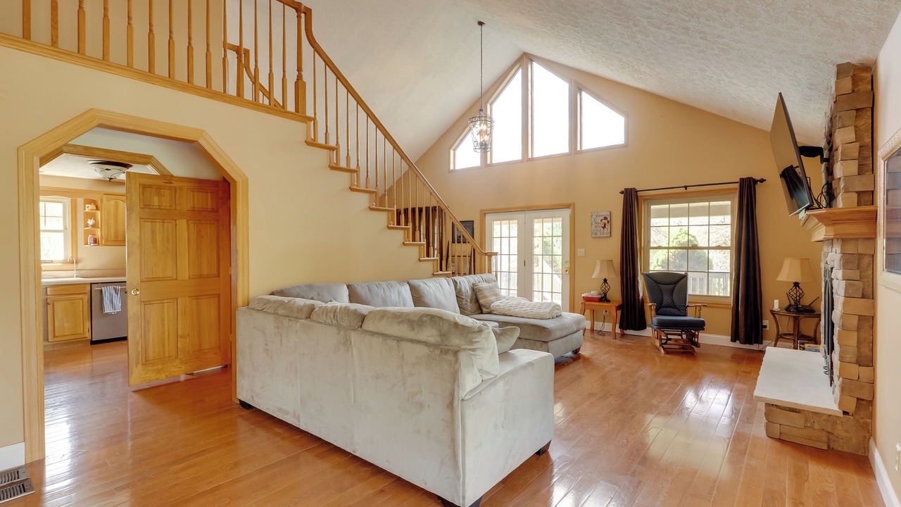 Photo of Livingroom in Hallsville