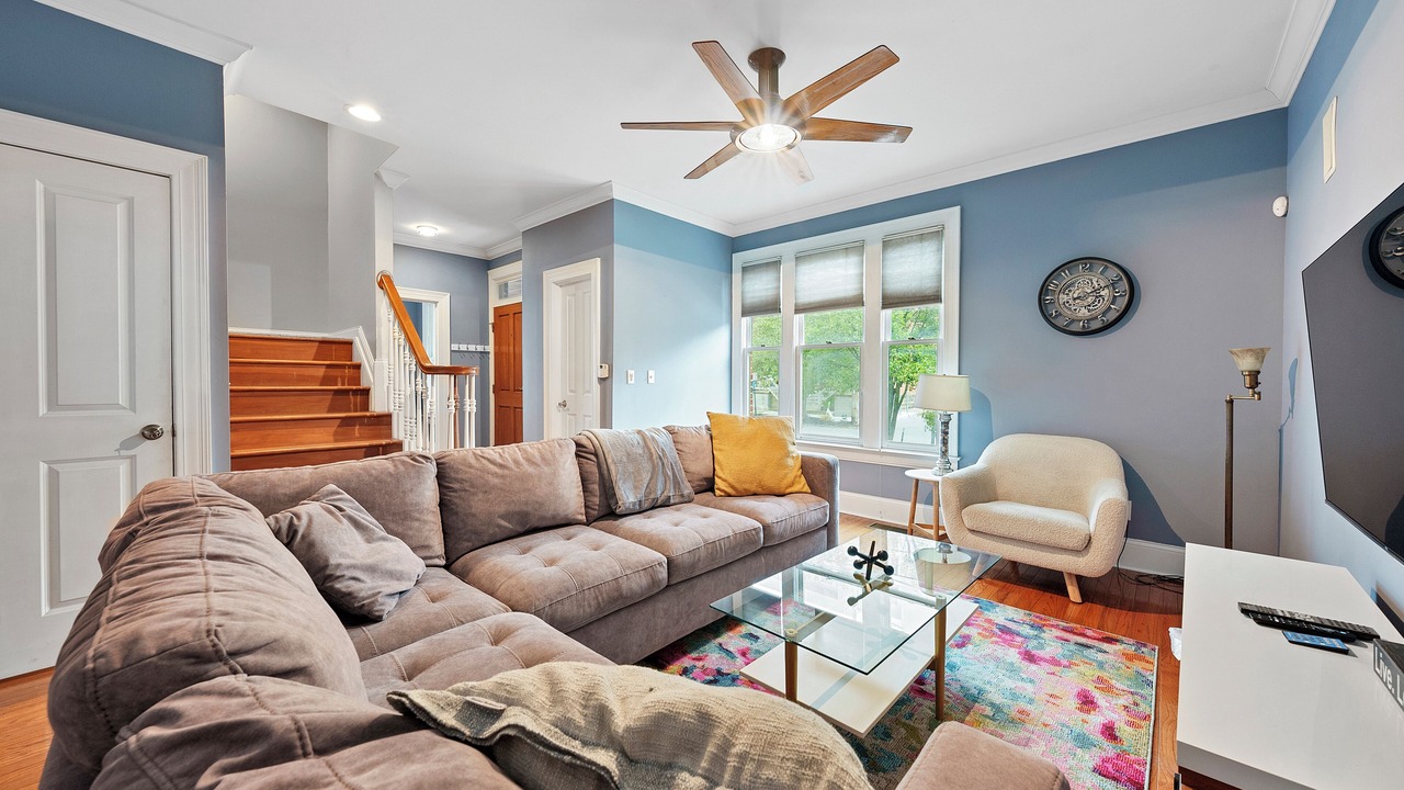 Photo of Livingroom in Victorian Village