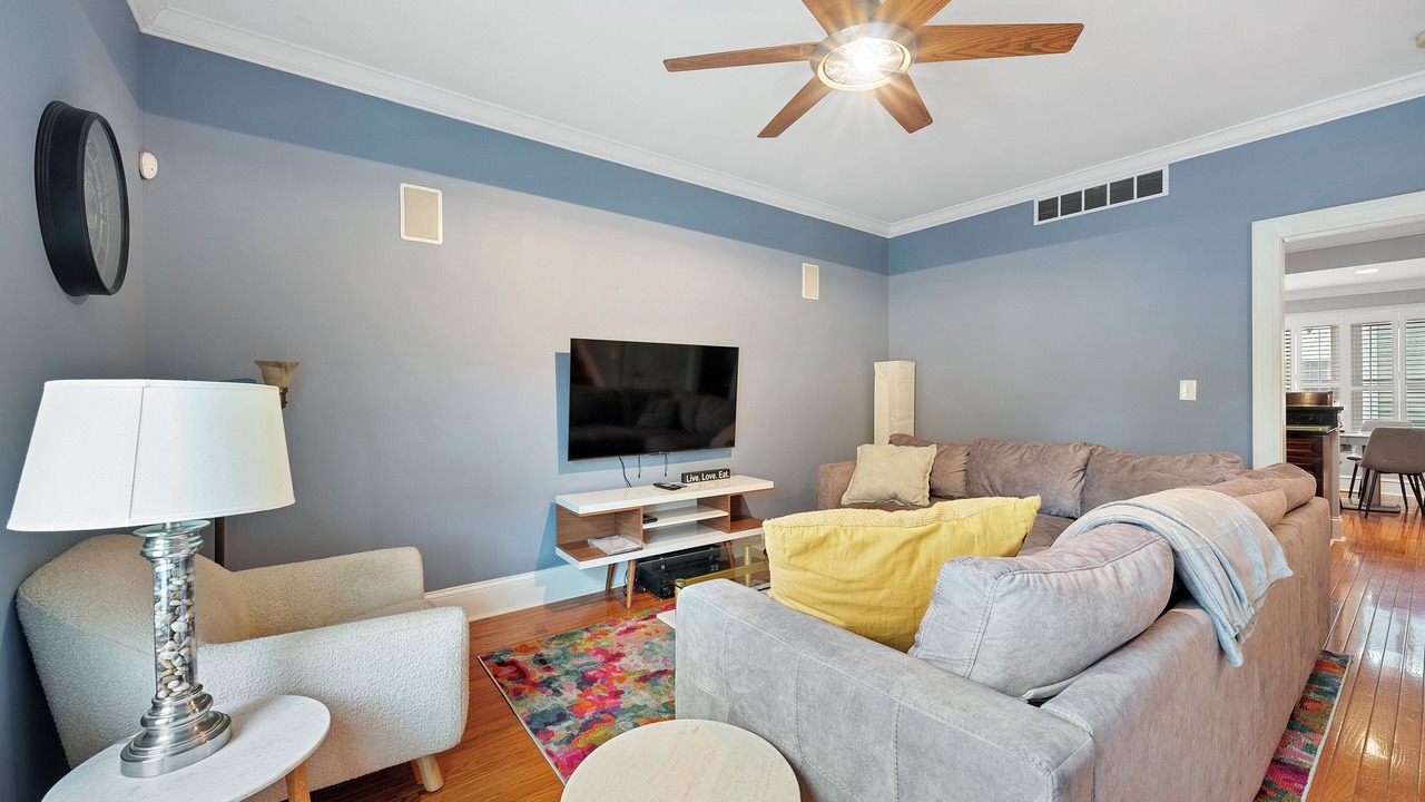 Photo of Livingroom in Victorian Village