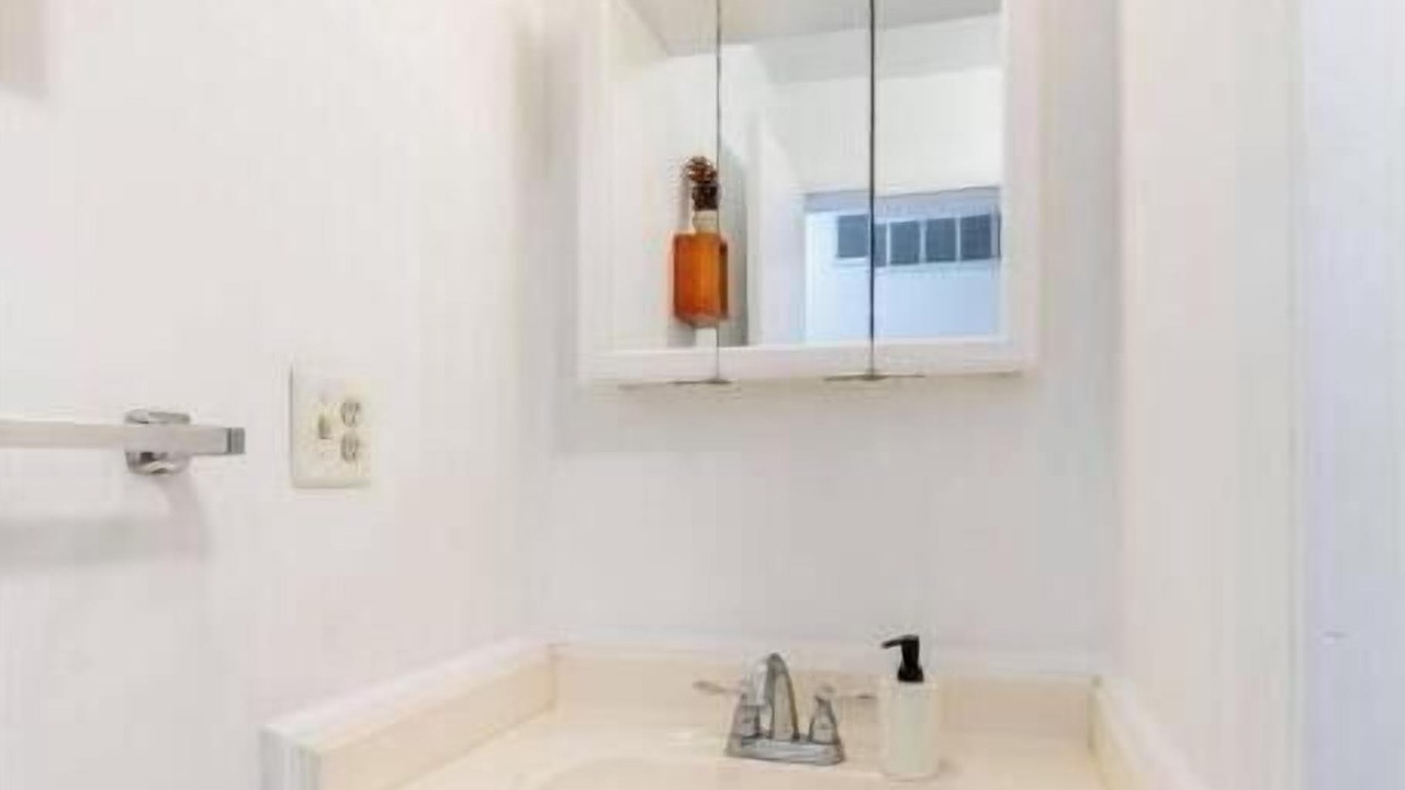 Photo of Bathroom in Short North