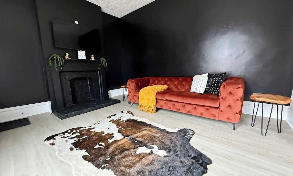 Photo of Livingroom in Victorian Village