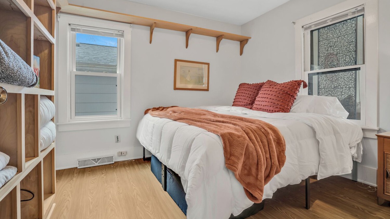 Photo of Bedroom in Portage Lakes