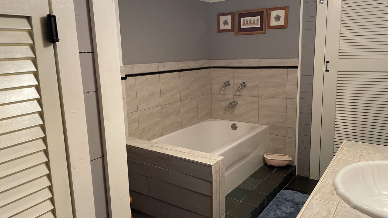 Photo of Bathroom in New Philadelphia