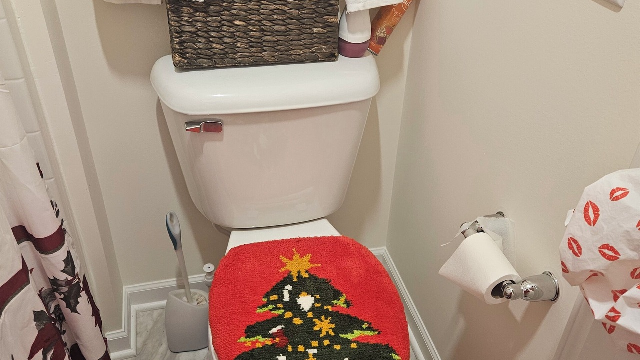 Photo of Bathroom in Summit Station