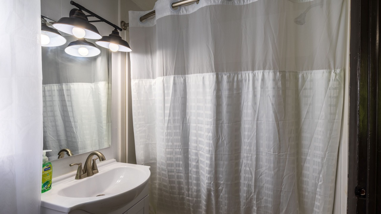 Photo of Bathroom in McArthur
