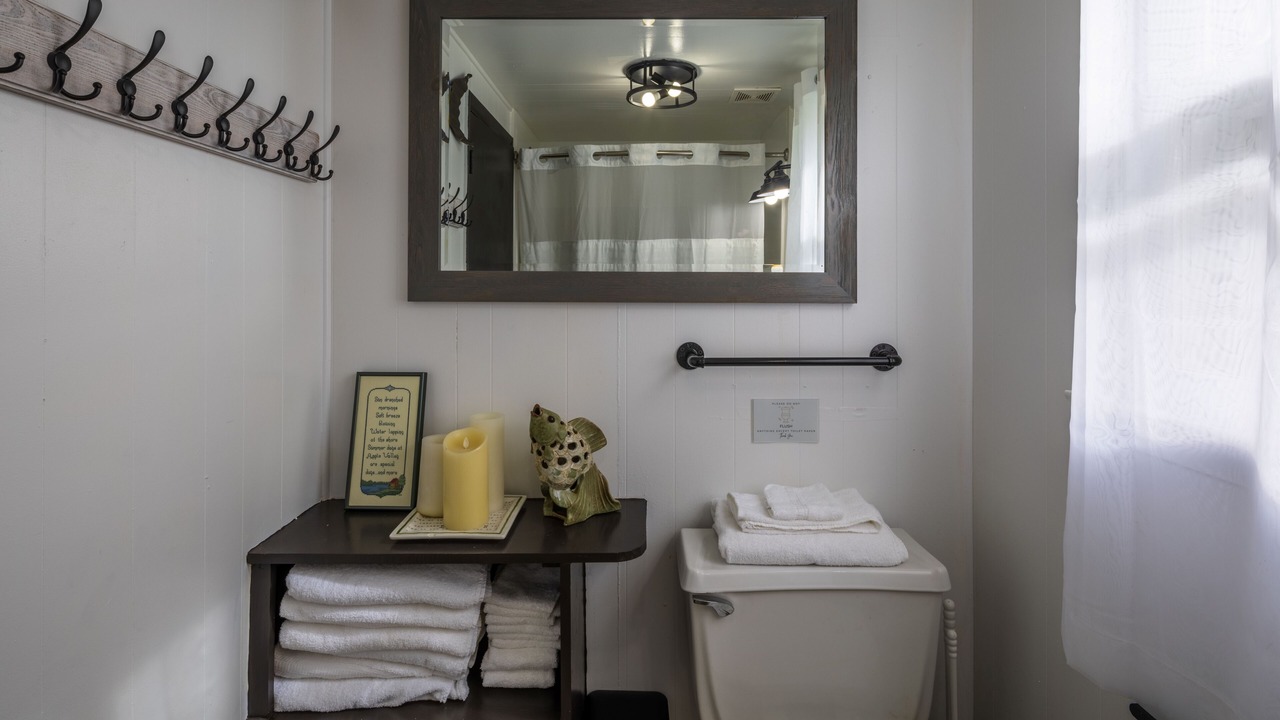 Photo of Bathroom in McArthur