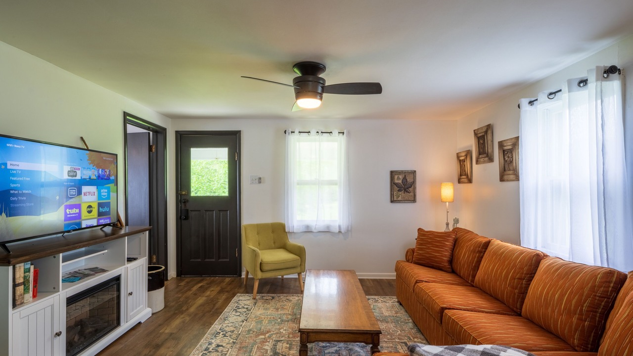 Photo of Livingroom in McArthur