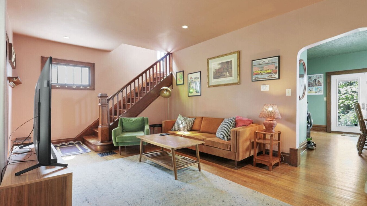 Photo of Livingroom in Clintonville