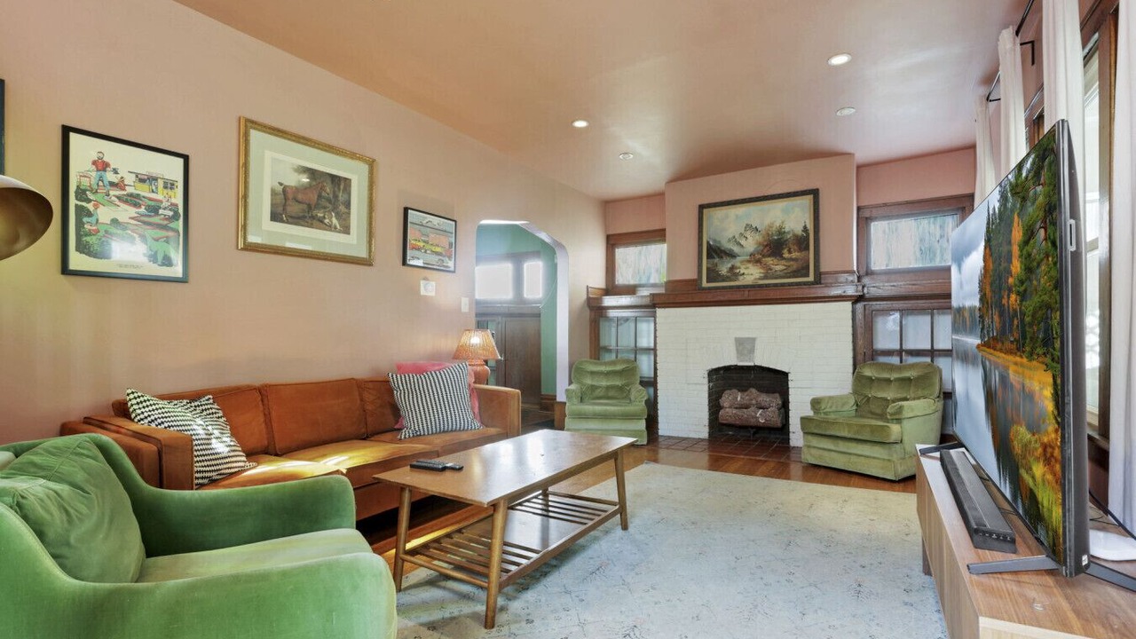 Photo of Livingroom in Clintonville