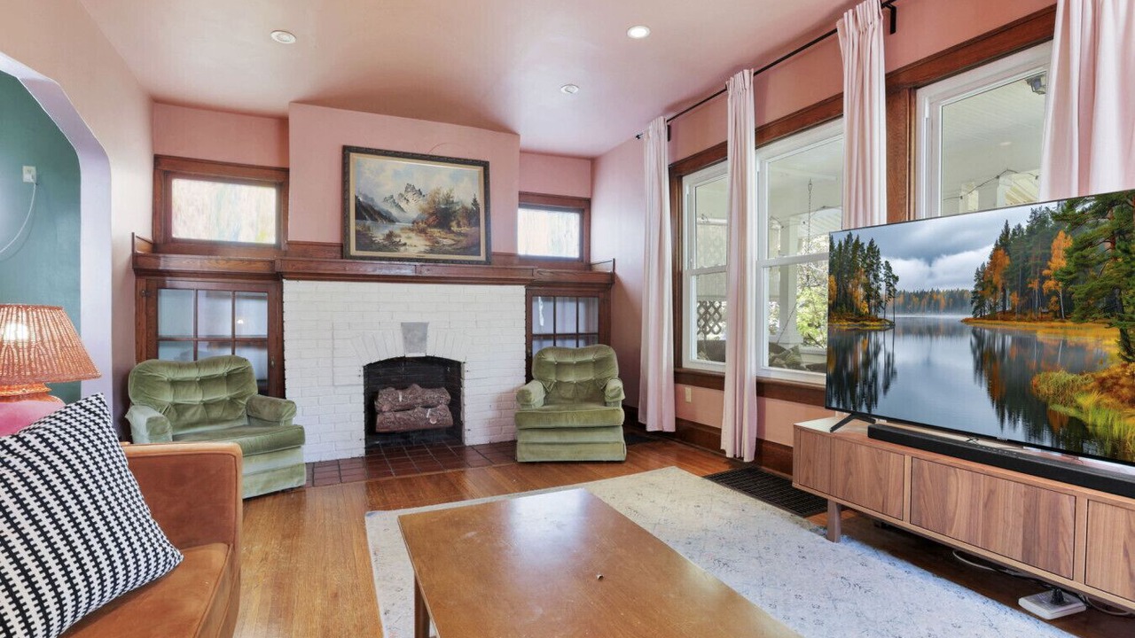 Photo of Livingroom in Clintonville