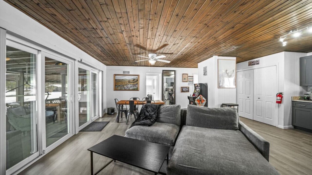 Photo of Livingroom in Streetsboro