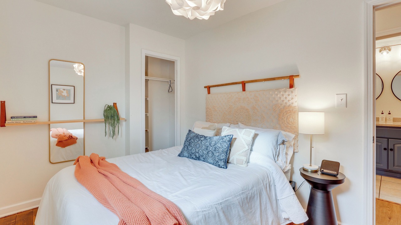 Photo of Bedroom in Meyers Lake
