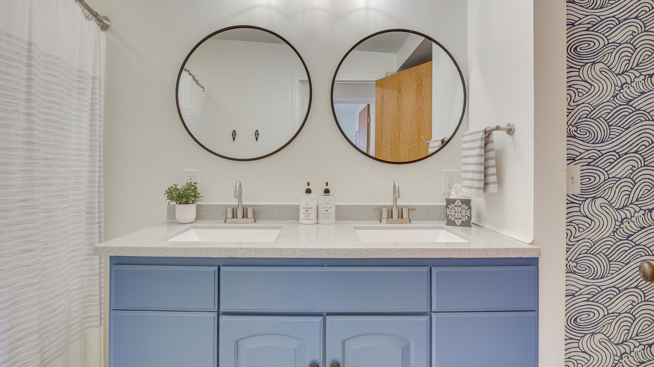 Photo of Bathroom in Meyers Lake