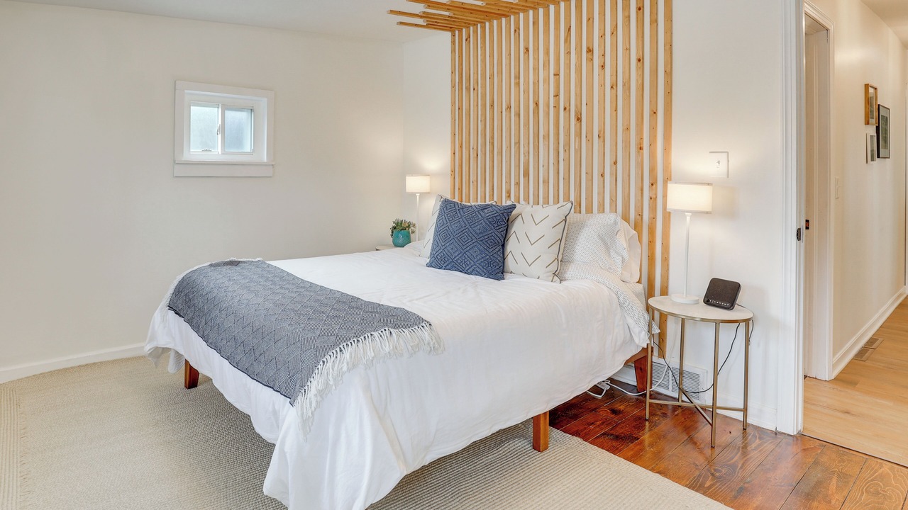 Photo of Bedroom in Meyers Lake